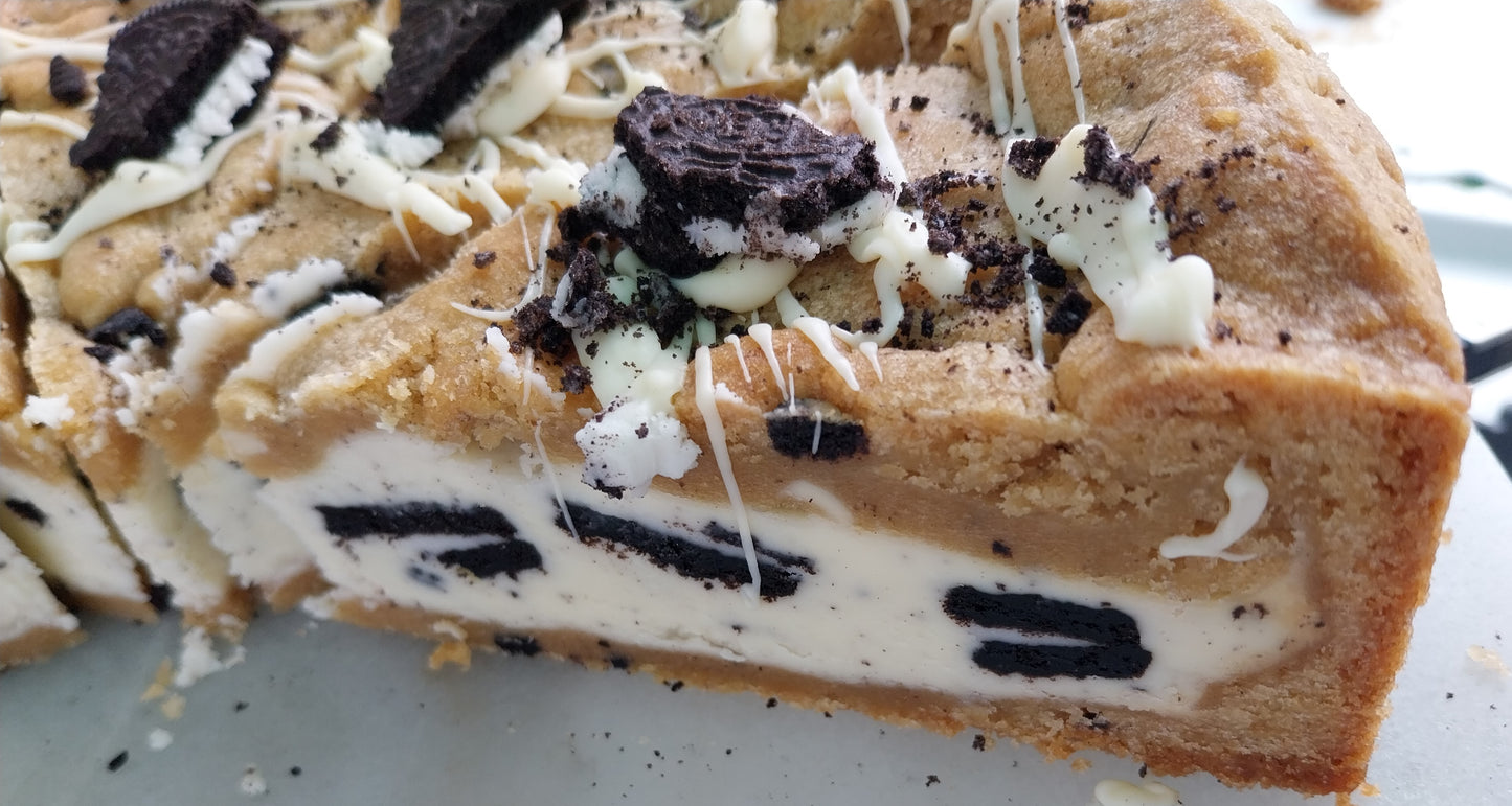 Cookies & Cream Cookie Pie